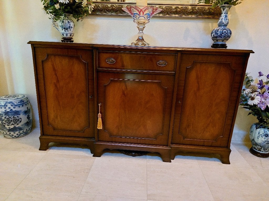 Heldense dressoir - mahoniehout, Ophalen
