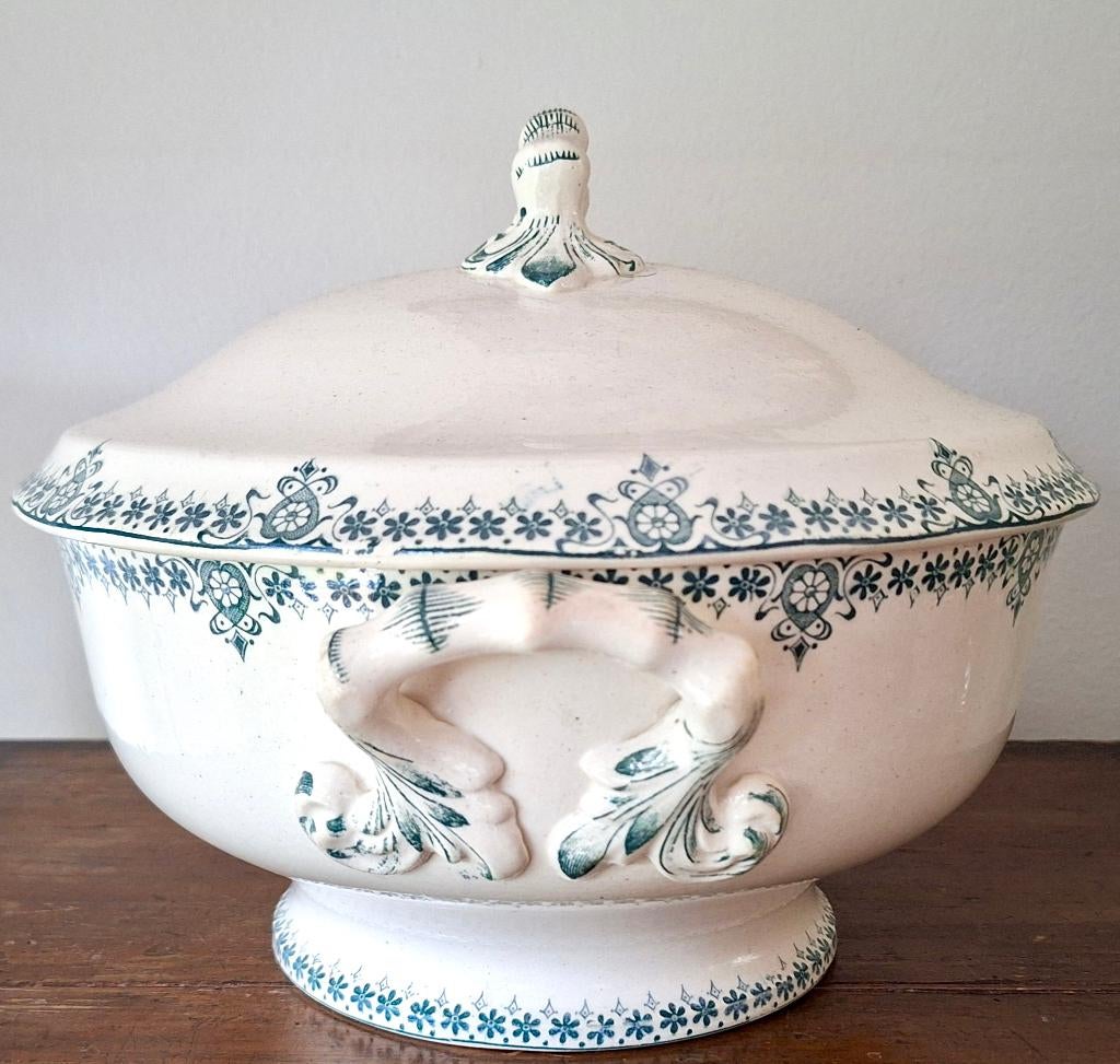 Brocante antieke terrine, schaal, Longwy décor Regina, Antiek en Kunst, Antiek | Servies los, Ophalen of Verzenden