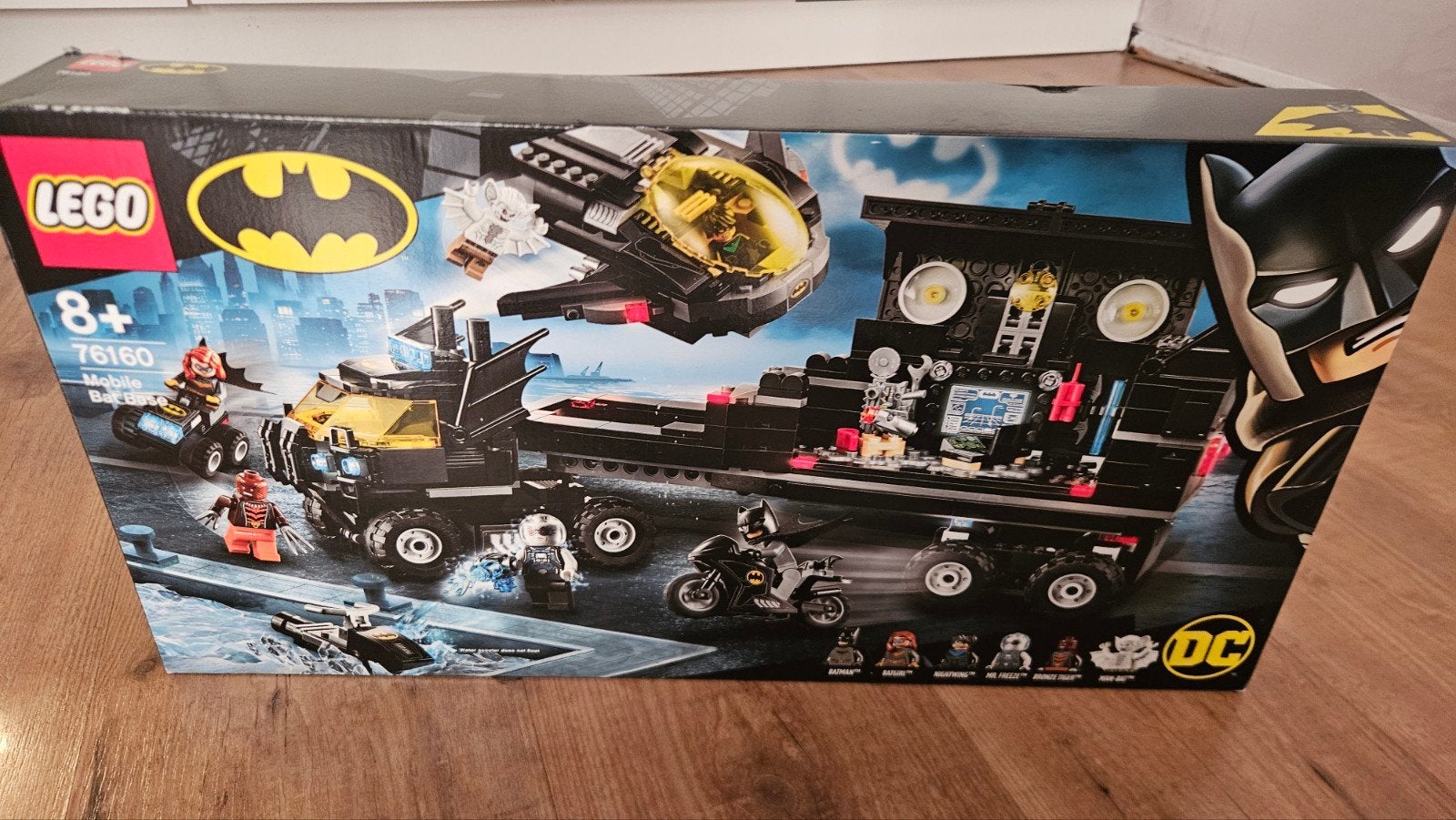 Lego Batman 76160 Mobiele Batman base Nieuw Lichtbeschadigd, Ophalen of Verzenden