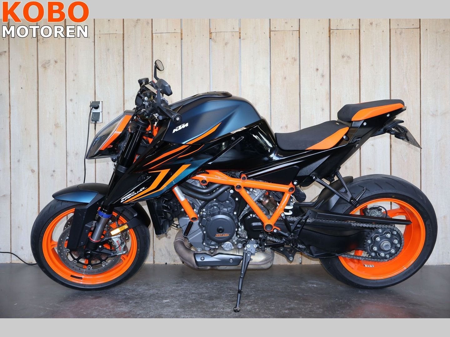 KTM 1290 SUPERDUKE R EVO (bj 2022), 2 cilinders, KTM, Motorrijbewijs A, Bedrijf
