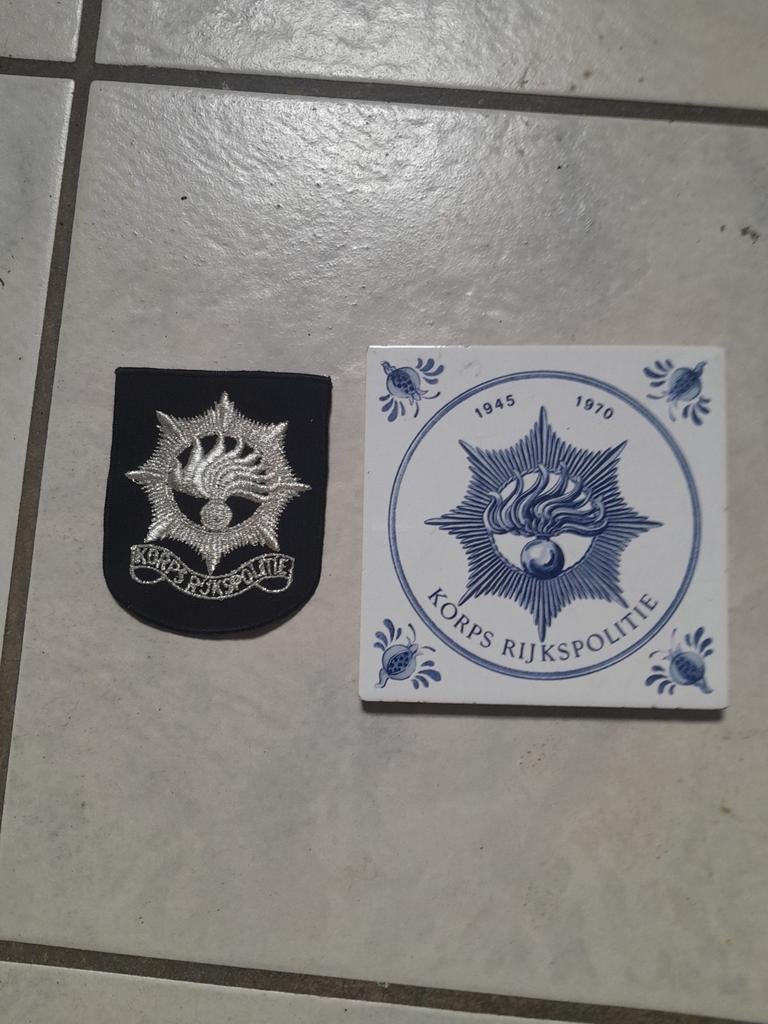 Rijkspolitie lotje embleem Tegeltje, Ophalen of Verzenden, Landmacht, Nederland, Embleem of Badge