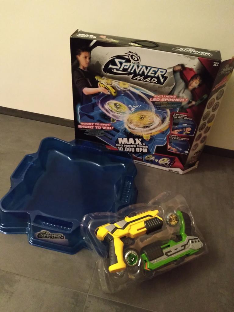 Spinner M.A.D. Deluxe Battle Pack - Thunder vs Sandstorm, Ophalen, Gebruikt, Jongen of Meisje