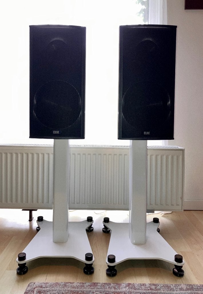 ELAC Adante AS-61 Luidsprekers glanzend wit op ELAC-stands, Gebruikt, Inclusief standaarden, 60 tot 120 watt, Boekenplank luidspreker