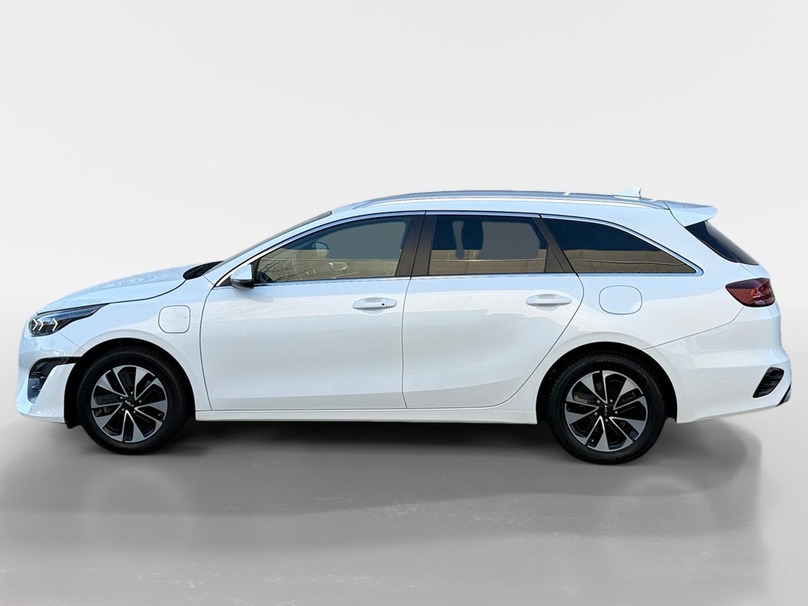 Kia Ceed Sportswagon 1.6 GDI PHEV DynamicPlusLine | Camera |, 12 maanden, Gebruikt, Leder en Stof, Wit