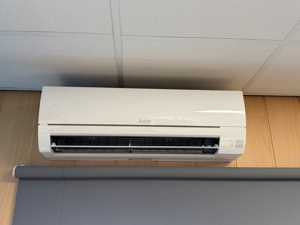 Mitsubishi Split Airco HR25SET 2,5 kW airconditioning, Ophalen, Koelen en Ontvochtigen, Energieklasse A of zuiniger, Nieuw
