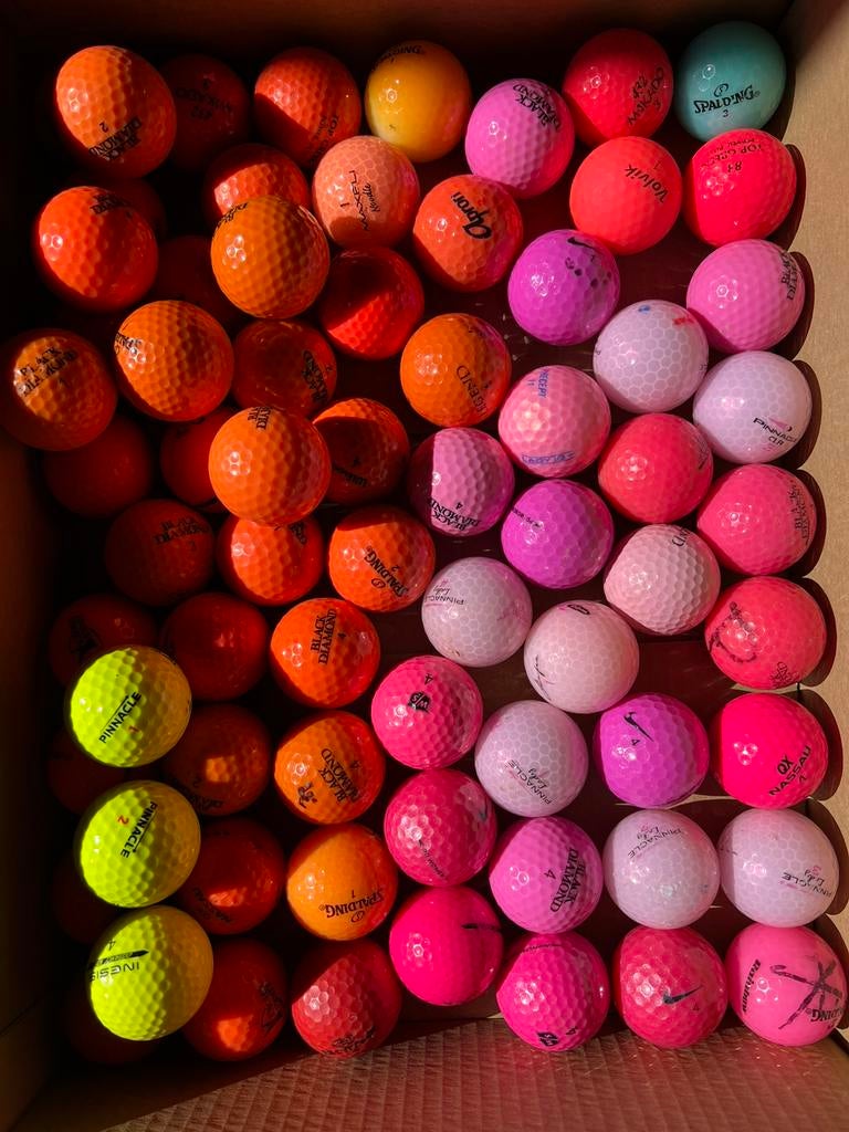 Golfballen 70 stuks gekleurd BlackDiamond, Spalding, enz, Sport en Fitness, Golf, Zo goed als nieuw, Bal(len), Overige merken