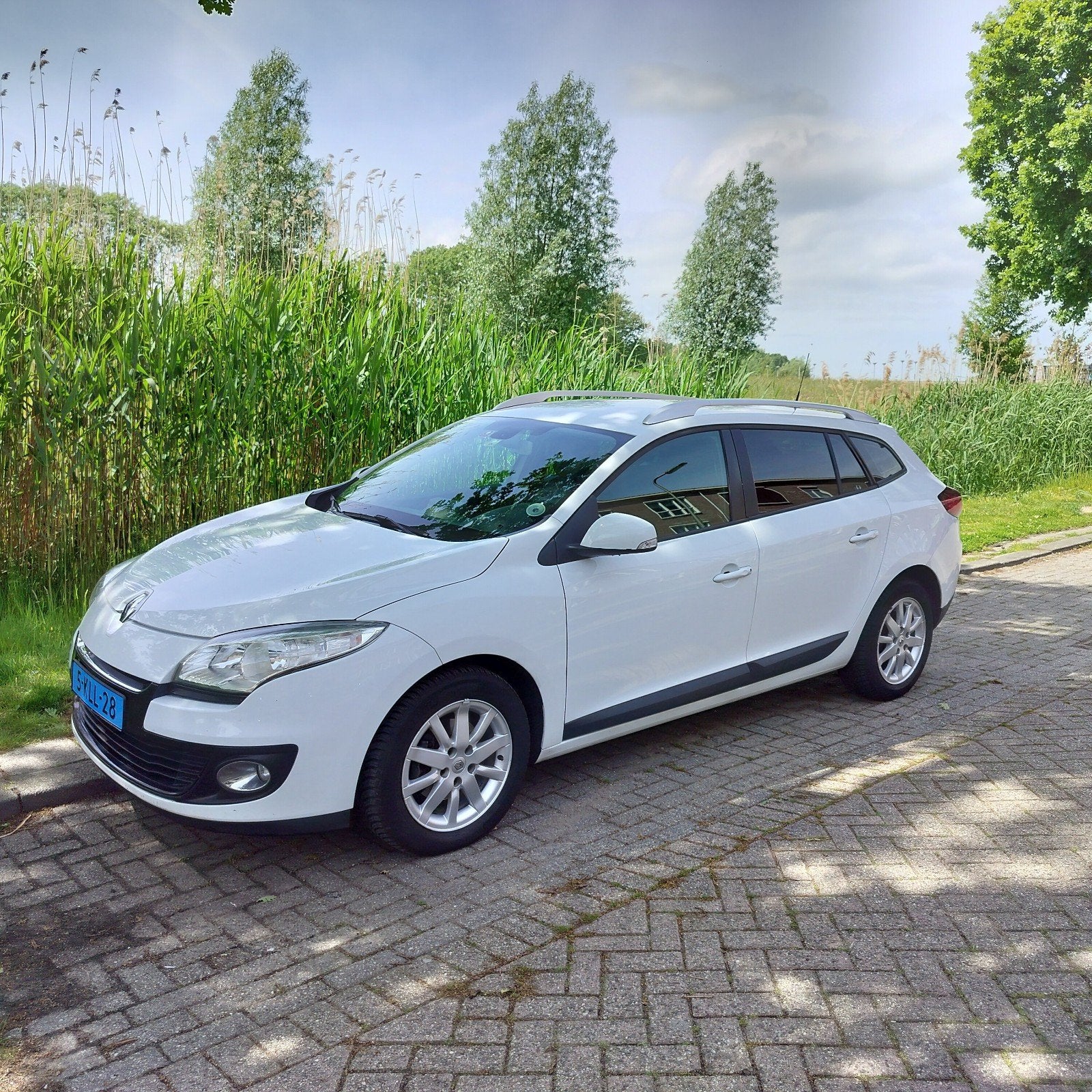 Renault Mégane 1.5 DCI 81KW Estate 2013 Wit, Auto's, 745 kg, Achterwielaandrijving, 4 cilinders, 1283 kg