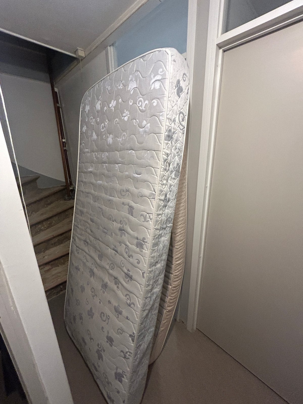 Gratis matrassen, Ophalen, Gebruikt, 90 cm, Eenpersoons