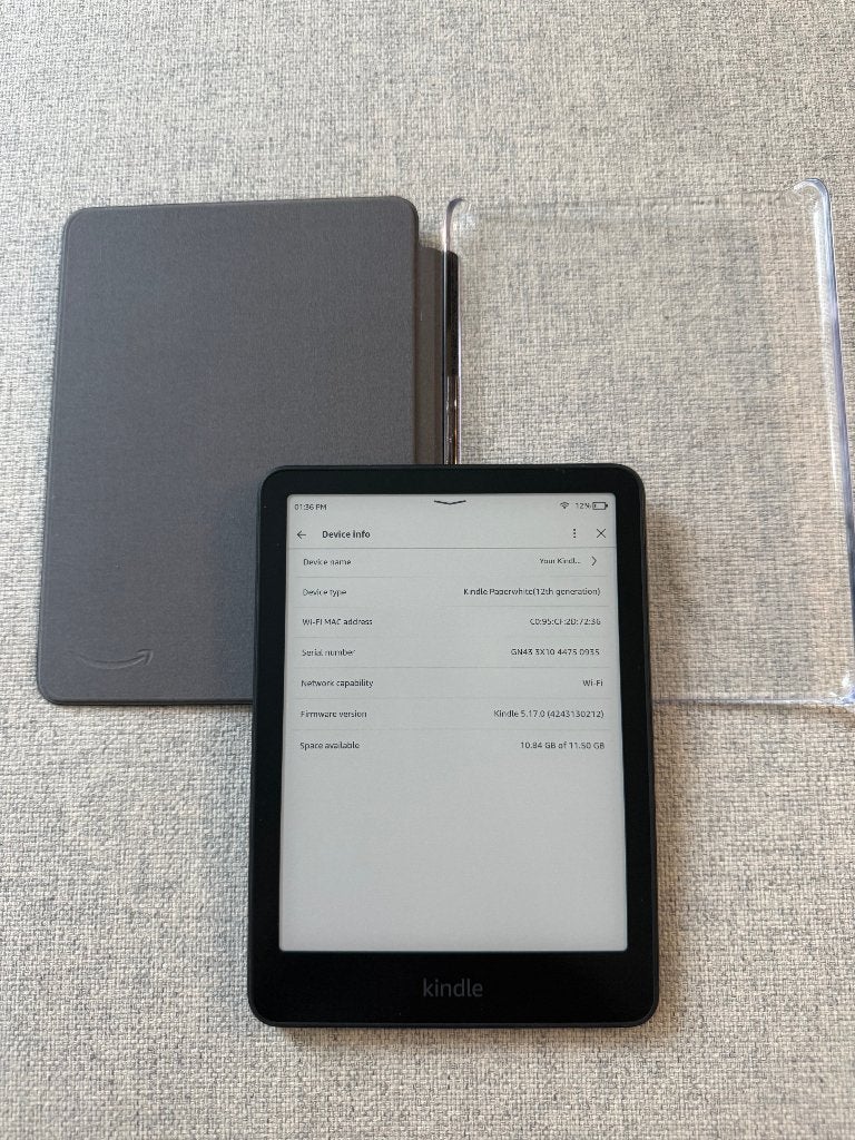 E-Reader Amazon Kindle Paperwhite 12.gen 16GB + Cover(4), Amazon Kindle, Ophalen of Verzenden, Zo goed als nieuw, 7 inch