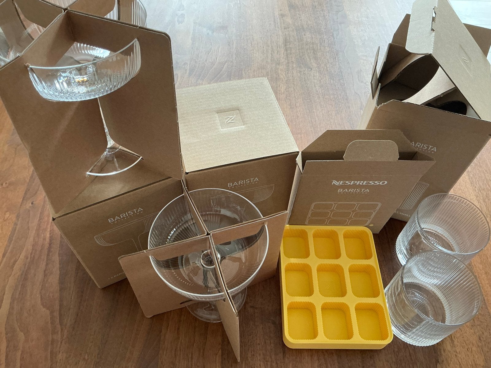 Nespresso Barista glazen en ijsblokjesvorm - 5-delig, Huis en Inrichting, Keuken | Servies, Glas of Glazen, Nieuw, Ophalen of Verzenden