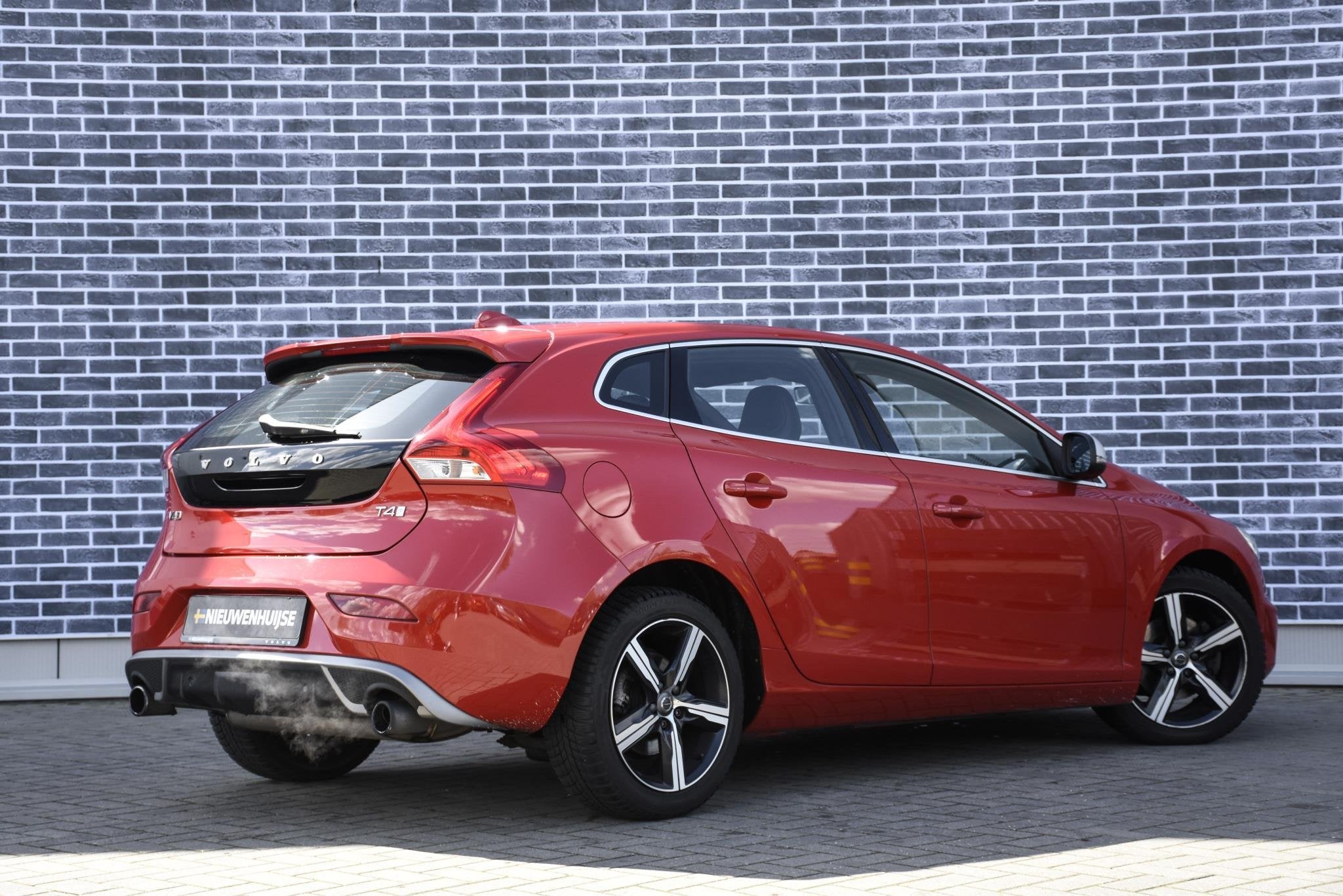 Volvo V40 2.0 T4 Business Sport | R-Design | Parkeersensoren, Auto's, 12 maanden, Bedrijf, Handgeschakeld, 1500 kg