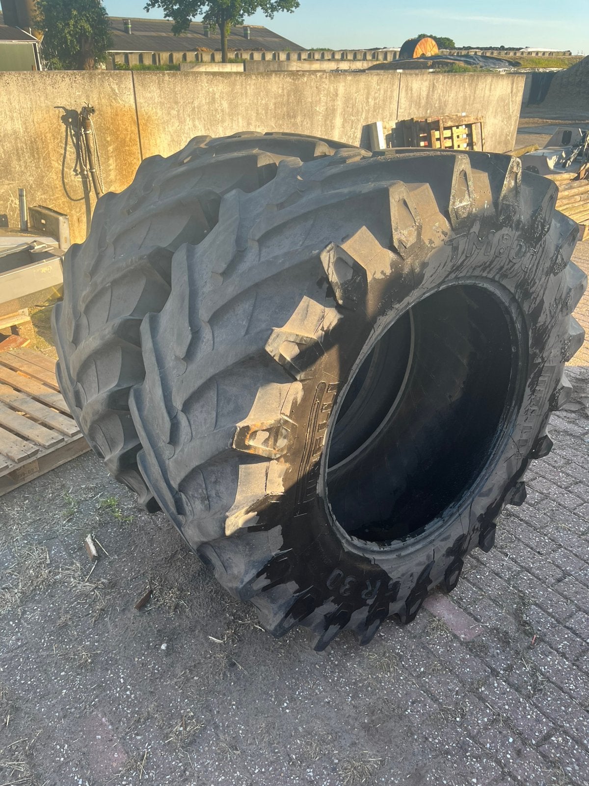 Set Trelleborg 540/65r30, Zakelijke goederen, Agrarisch | Onderdelen | Banden, Velgen en Assen, Ophalen