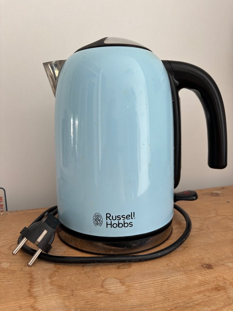 Waterkoker Russel Hobbs, 1 tot 2 liter, Ophalen of Verzenden, Gebruikt, Draadloos