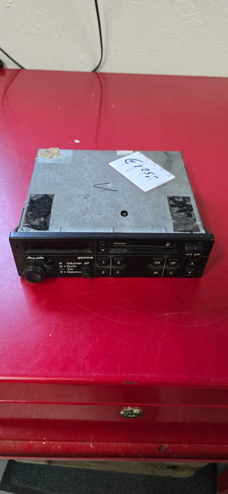 Klassieke radio Audi 80 90 100 urquattro gt, Ophalen of Verzenden