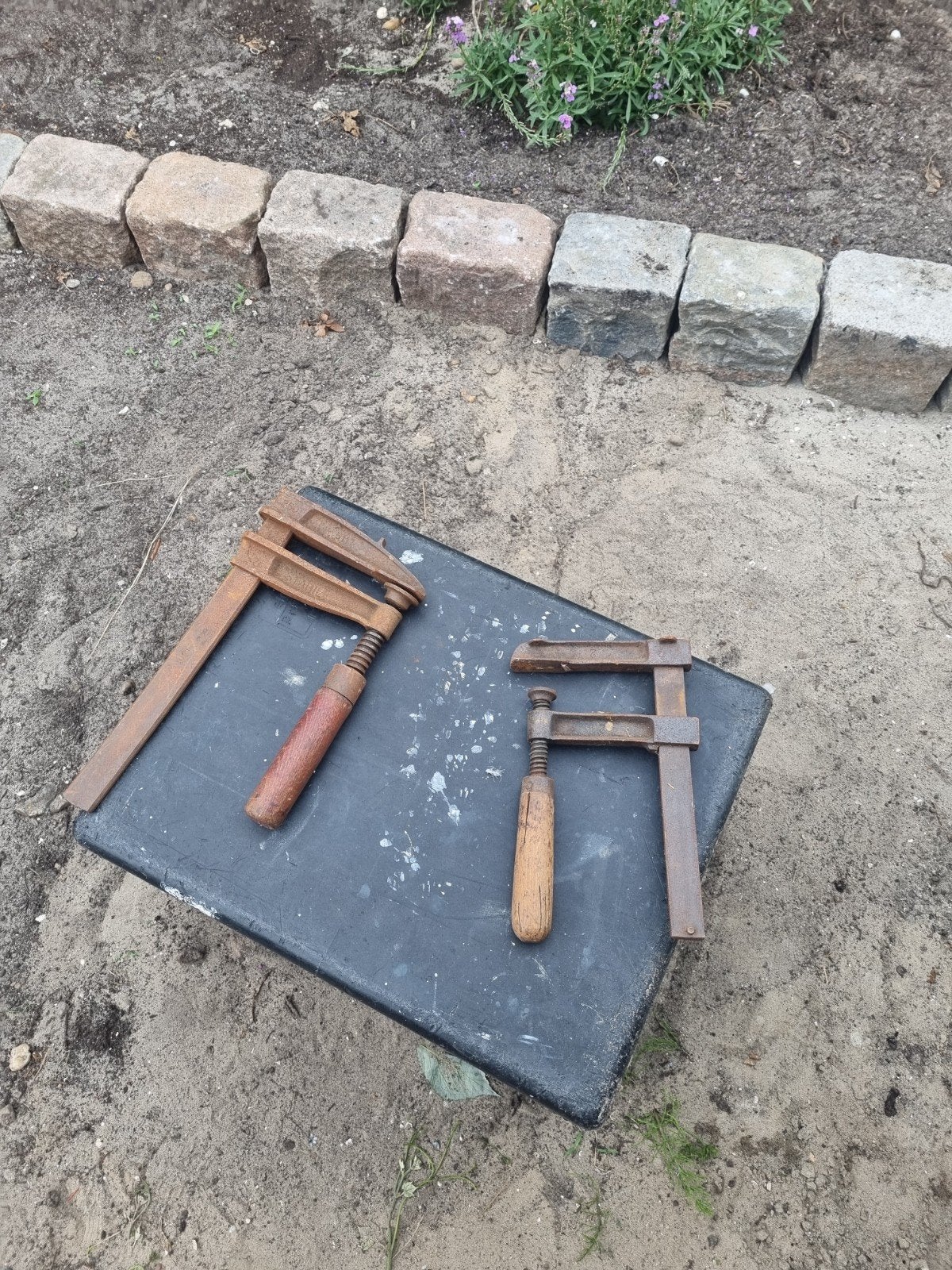 Twee oude lijmklemmen, Doe-het-zelf en Verbouw, Gereedschap | Handgereedschap, Ophalen of Verzenden, Gebruikt, Klem, Overige merken