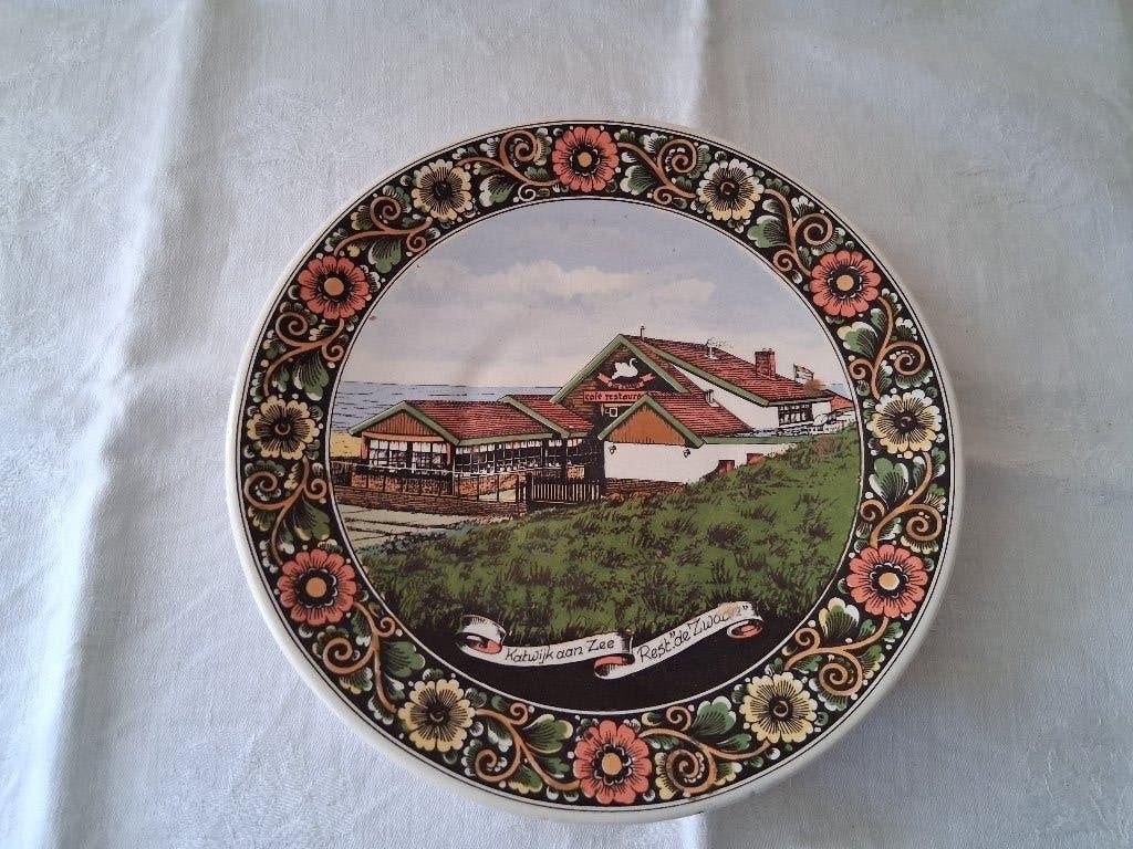 Katwijk aan Zee wandbord restaurant De Zwaan *eureka*, Antiek en Kunst, Antiek | Wandborden en Tegels, Ophalen of Verzenden