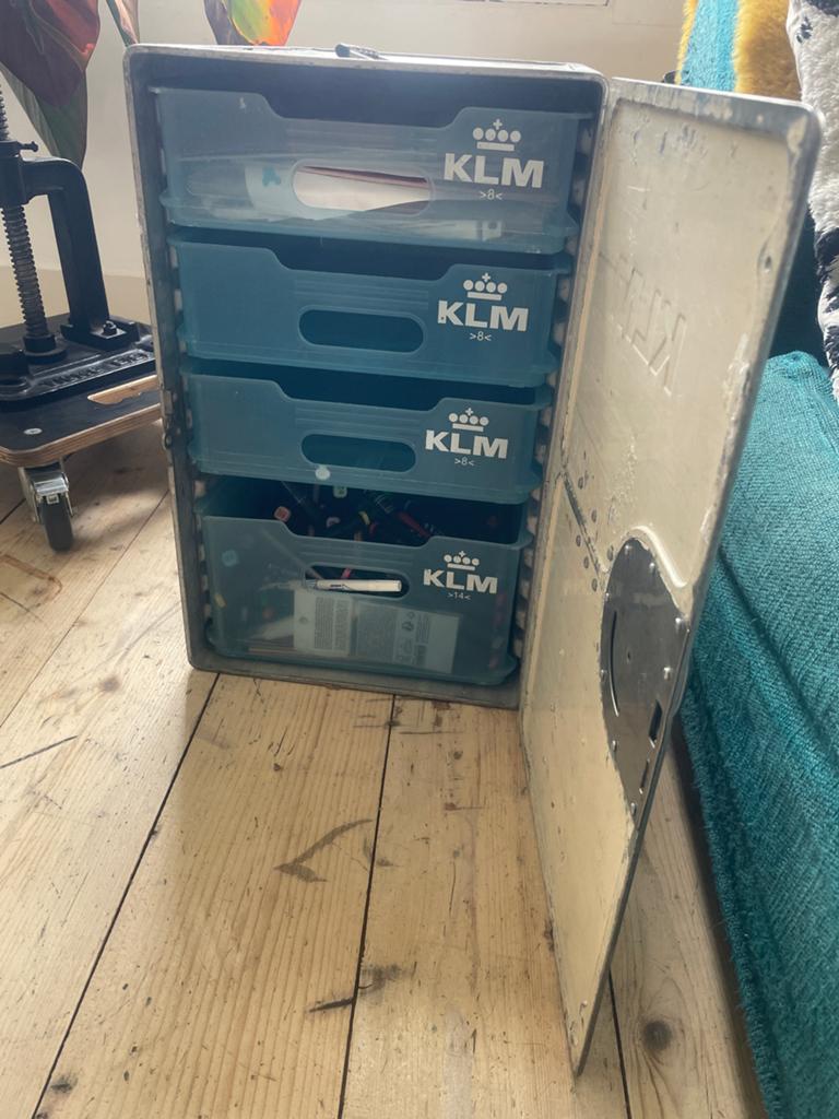Vintage KLM catering kistje met lades, Minder dan 50 cm, Gebruikt, Ophalen of Verzenden, Metaal