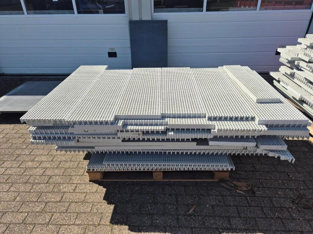 GVK Gootroosters ca. 1000 mm of > en ca 250 mm breed, Doe-het-zelf en Verbouw, Overige Doe-het-zelf en Verbouw, Ophalen, Zo goed als nieuw