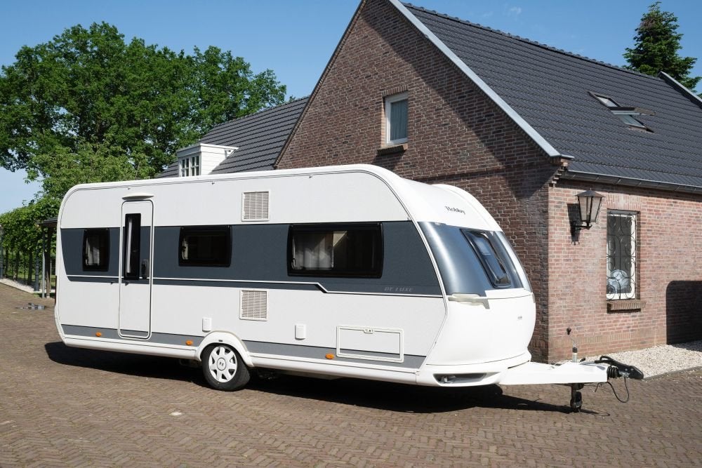 Hobby 540 KMFE caravan met mover BJ 2018, Caravans en Kamperen, Caravans, Mover, Stapelbed, Rondzit, Hobby