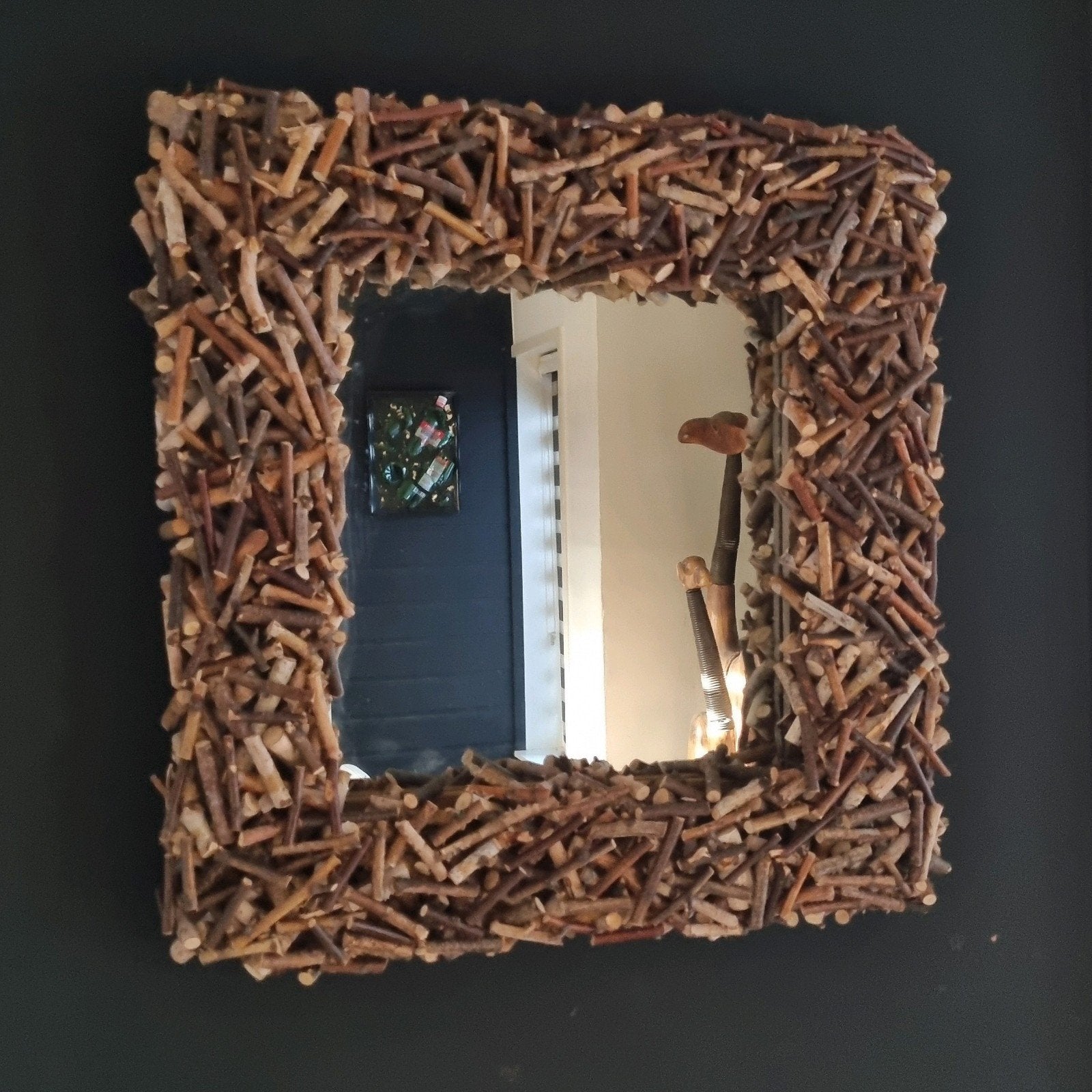 Spiegel met houten takken lijst. 60x60 cm., Vierkant, Nieuw, Ophalen of Verzenden, Minder dan 100 cm