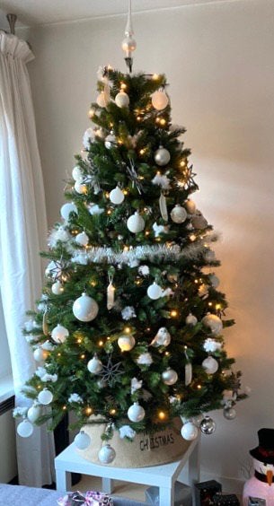 Complete kerstboom met unieke ‘Jan des Bouvrie’ kerstballen, Diversen, Kerst, Ophalen, Zo goed als nieuw