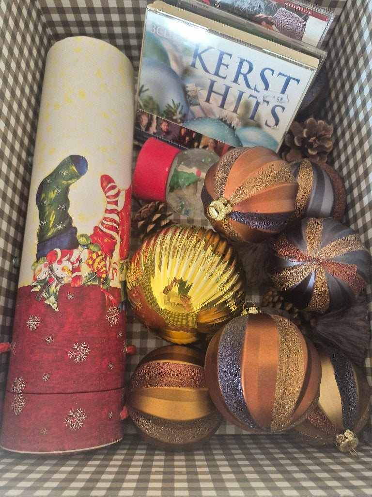 Mooie kerstballen goud, rood & groen + warmwitte verlichting, Ophalen, Zo goed als nieuw