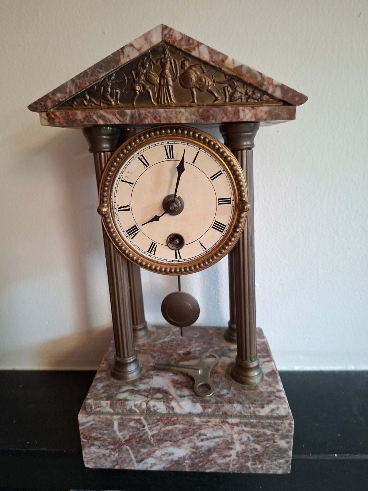 Antieke marmeren pendule met bronzen decoratie, Antiek en Kunst, Ophalen of Verzenden