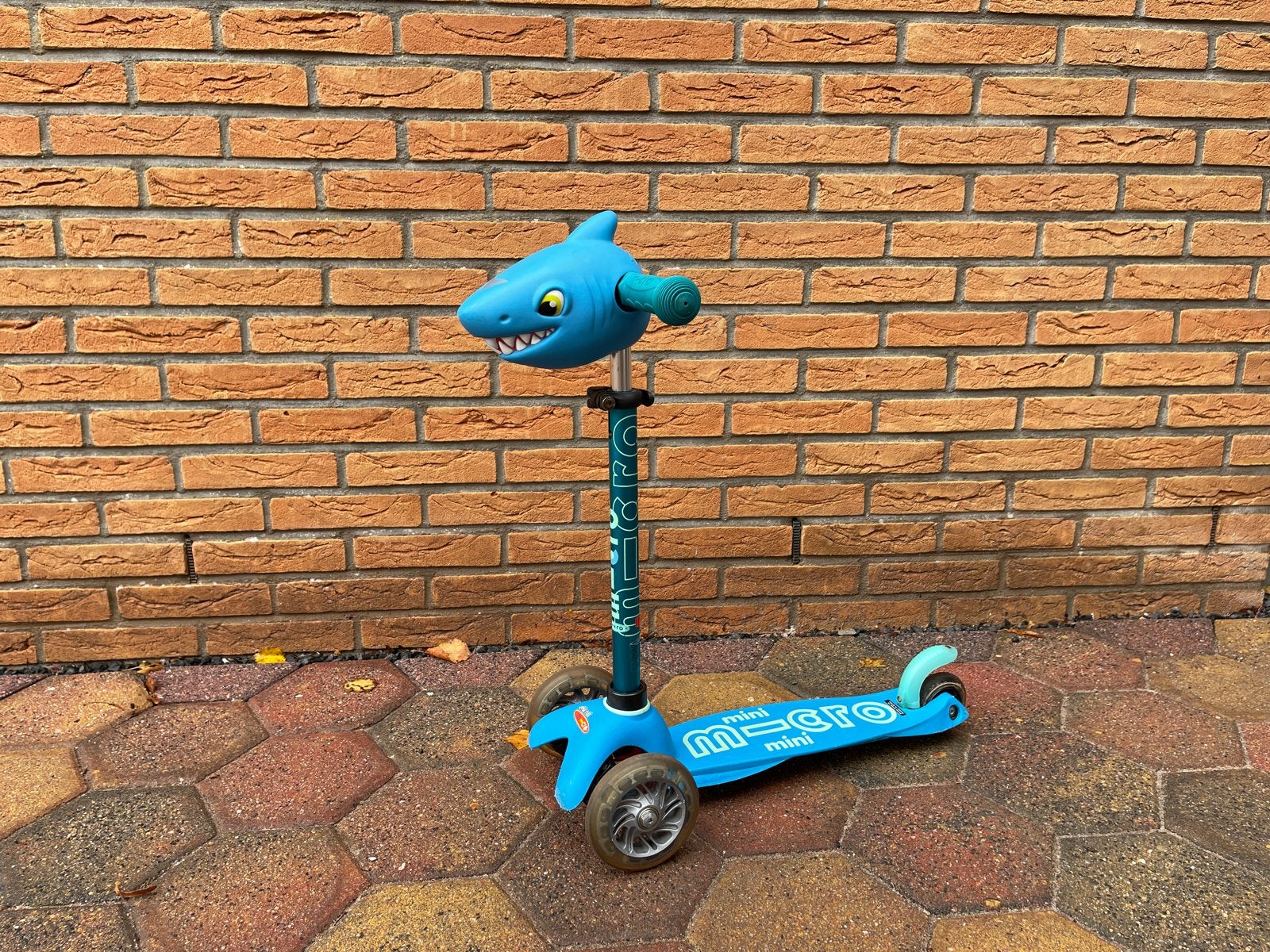 Micro Mini Step, LED wielen, Haai kop - Blauw, Fietsen en Brommers, Ophalen, Zo goed als nieuw, Gewone step, Micro Step Mini