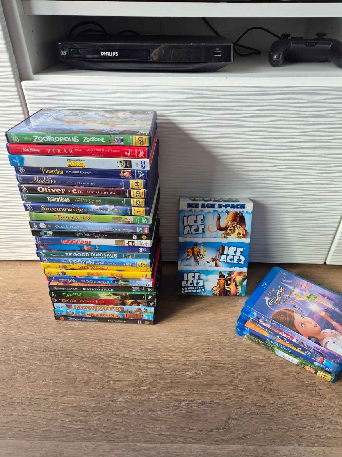 Blu-ray speler met een stapel films, Ophalen of Verzenden, Zo goed als nieuw, Philips