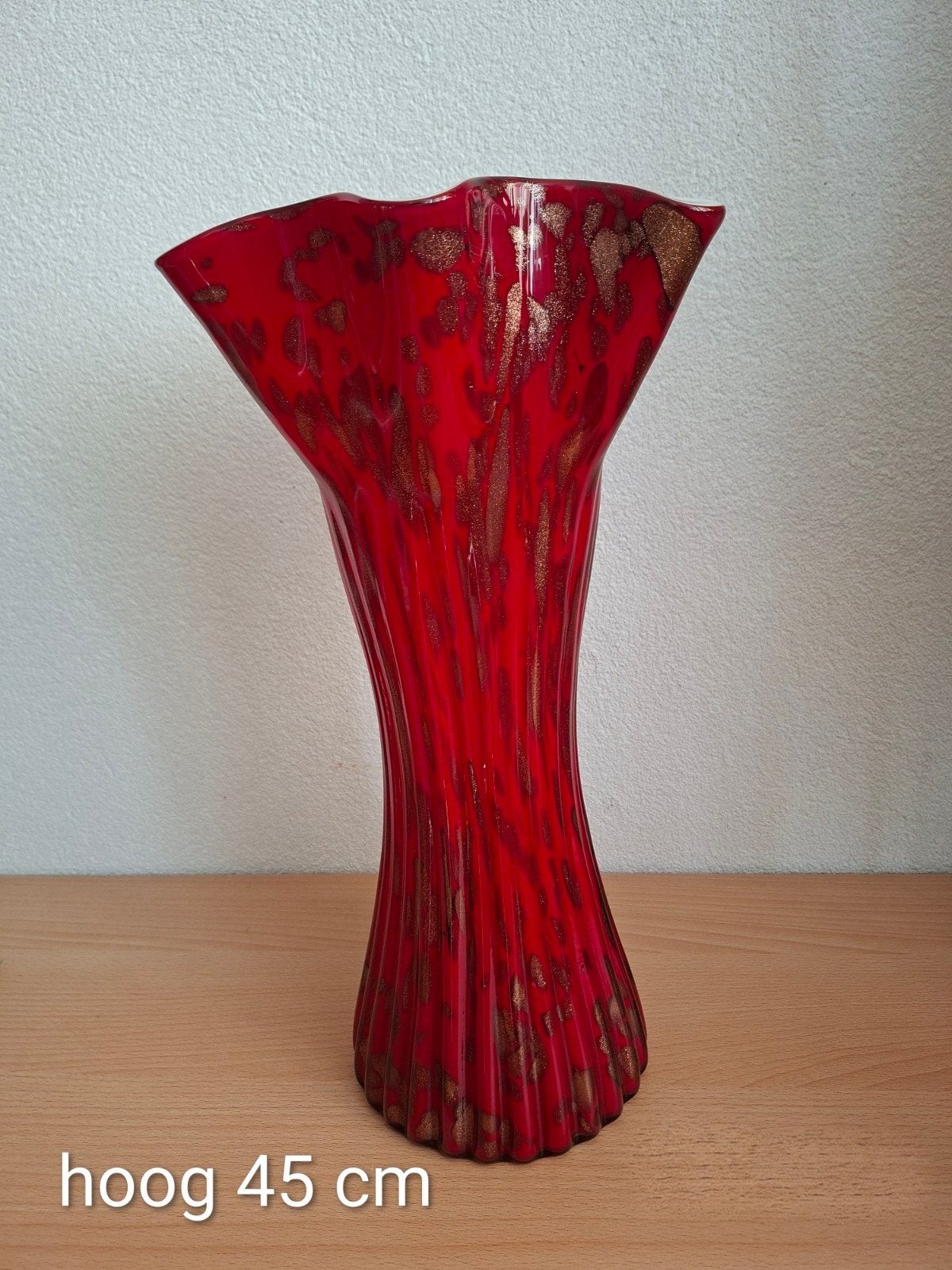 Murano rode vaas met goudkleurige spikkels, Ophalen