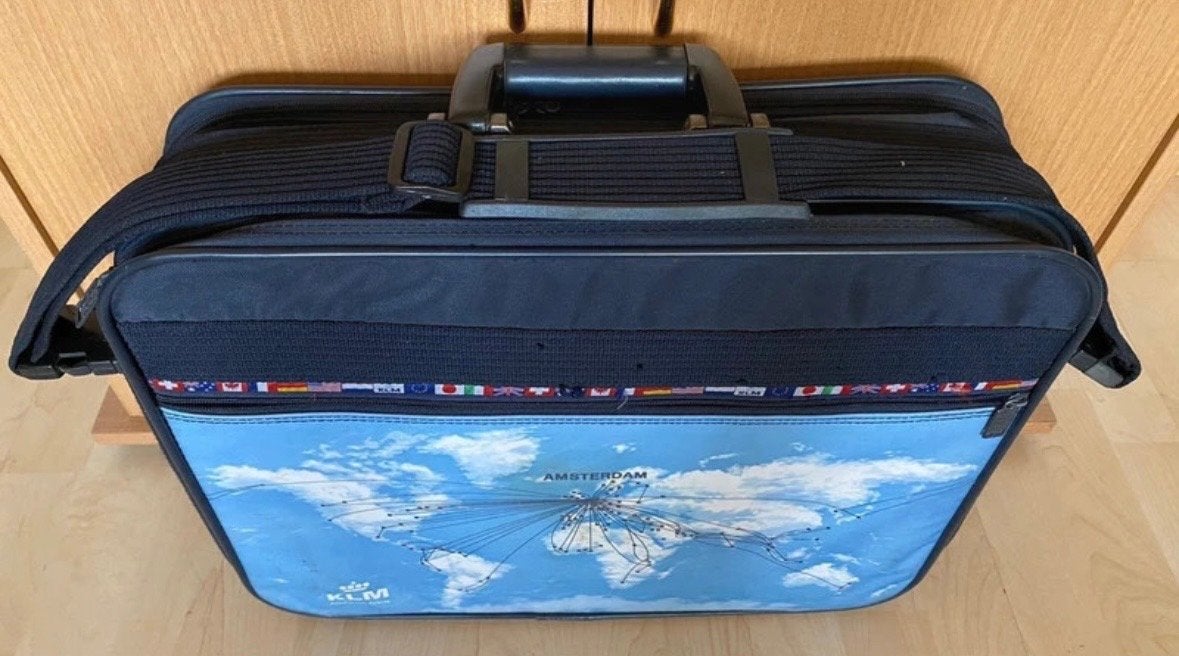 KLM Aktetas B50 H35 D16 cm, Meerdere vakken, Verzenden, 17 inch of meer, Zo goed als nieuw