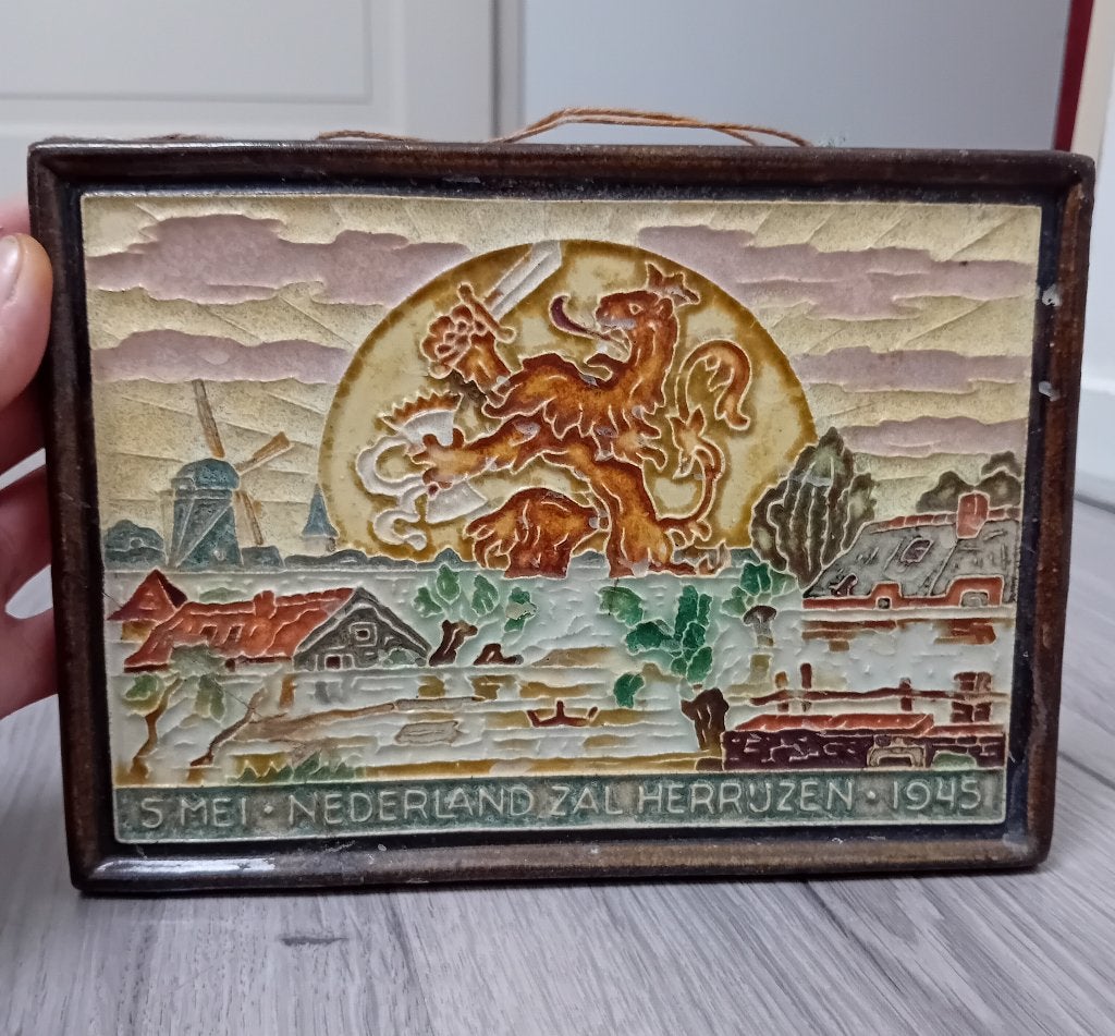 De Porceleyne Fles Cloisonné Oorlogs Tegel Royal Delft nr 1, Verzenden