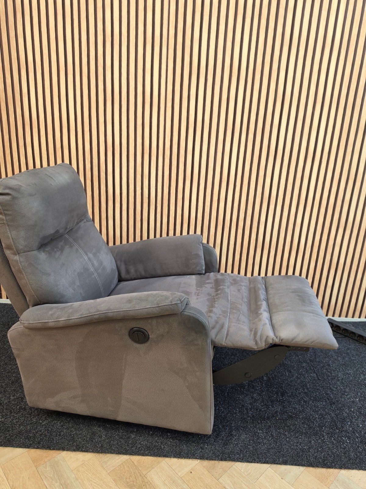 Relaxfauteuil grijs ABILDSKOV Elektrisch verstelbaar, Huis en Inrichting, Ophalen, Eenpersoons, 75 tot 100 cm, Zo goed als nieuw