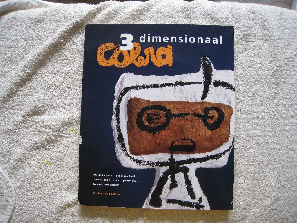 3Dimensionaal Cobra kunstboek, Ophalen of Verzenden, Gelezen, Willemijn Stokvis