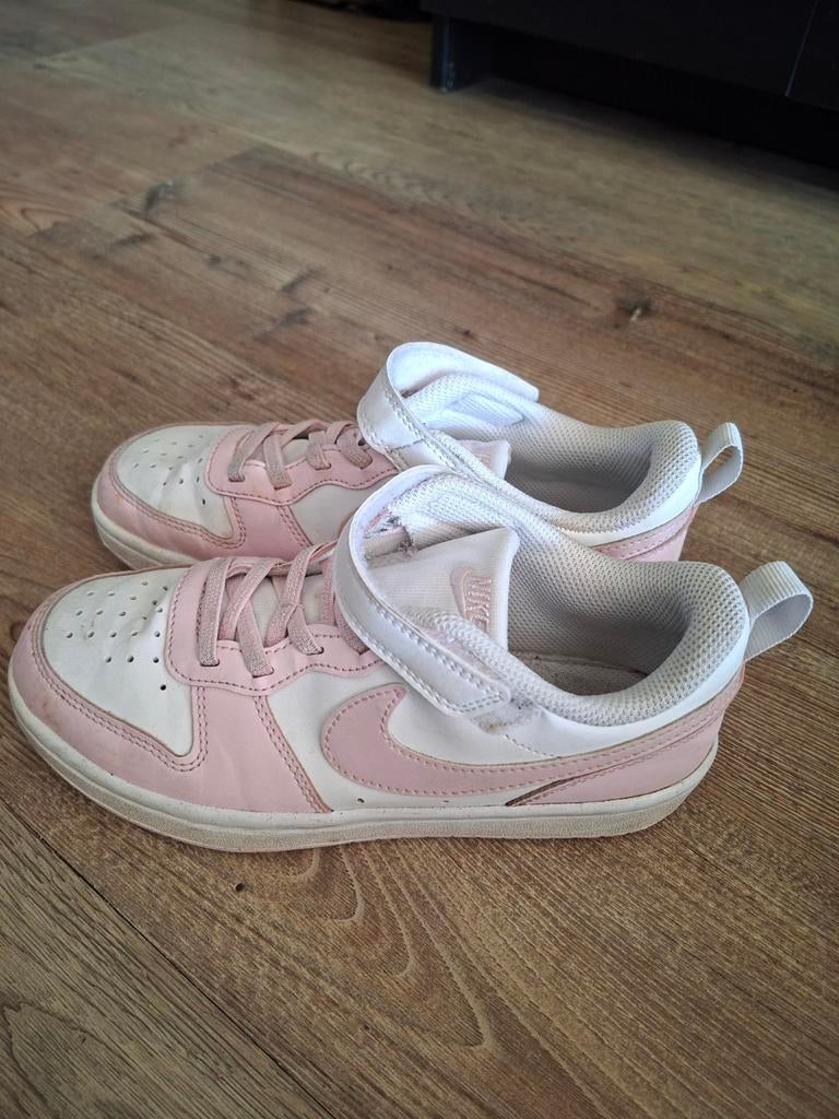 Nike Court Roze/Wit Meisjes Sneakers maat 33. Alleen ophalen, Gebruikt, Meisje, Schoenen, Ophalen of Verzenden