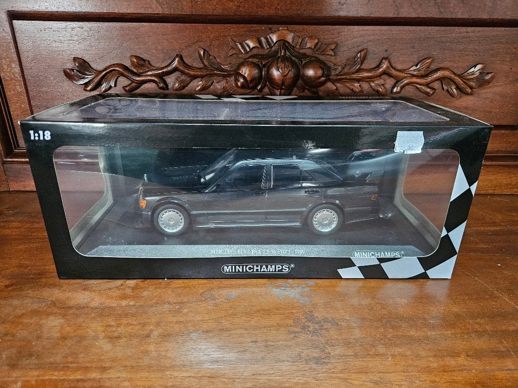 Minichamps Mercedes 190 E 2.5-16 EVO 1 1989 1/18 in ovp, Ophalen of Verzenden, Zo goed als nieuw, Auto, MiniChamps