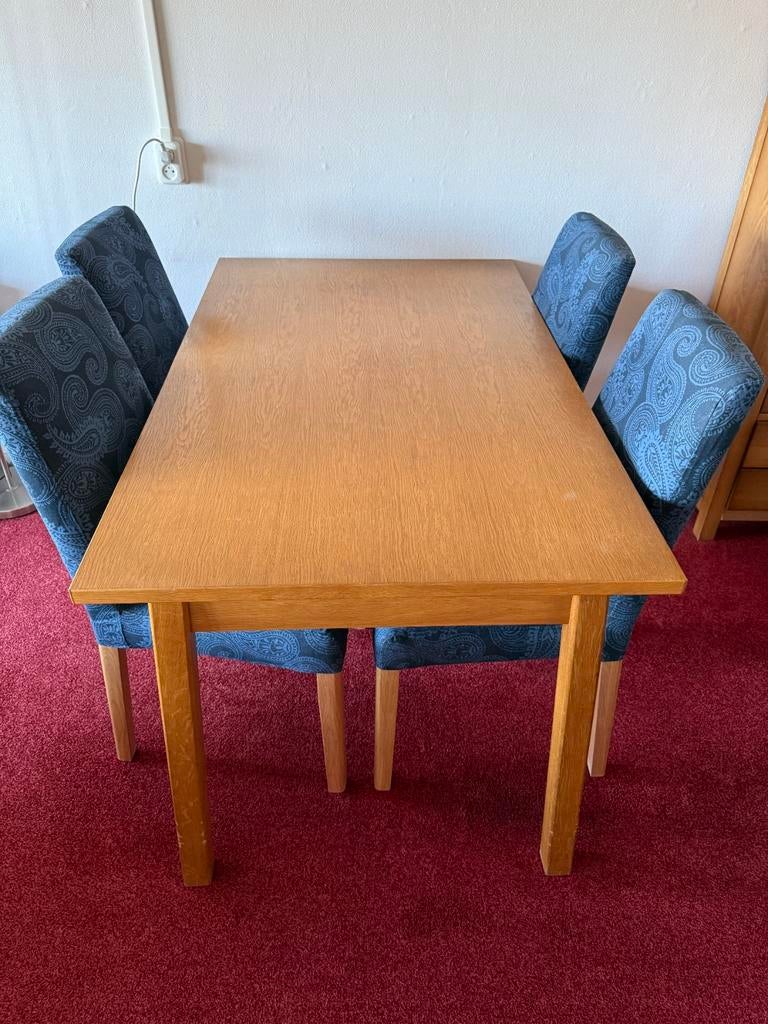 Uitschuifbare eettafel met 4 stoelen GRATIS OPHALEN, Huis en Inrichting, Tafels | Eettafels, Gebruikt, 50 tot 100 cm, 100 tot 150 cm