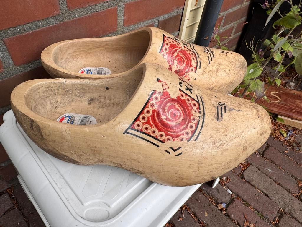 gele houten klompen in maat 40   26 cm, Tuin en Terras, Ophalen of Verzenden, Schoenen