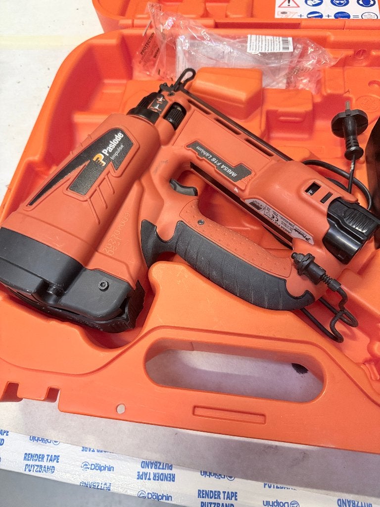 Paslode Tacker  IM65A F16, nieuwstaat MOET WEG, Ophalen of Verzenden, Zo goed als nieuw