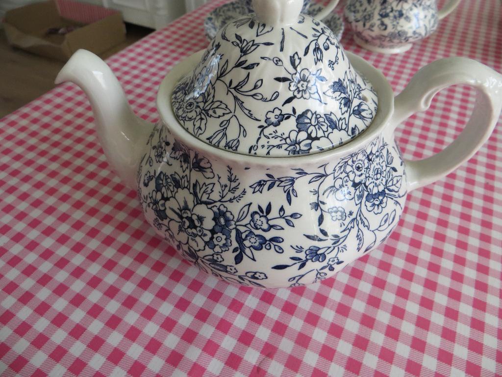 theepot/Rosemarie/Royal Tudor/tea/Blauw/Rosemarie, Overige typen, Ophalen of Verzenden, Zo goed als nieuw, Overige stijlen