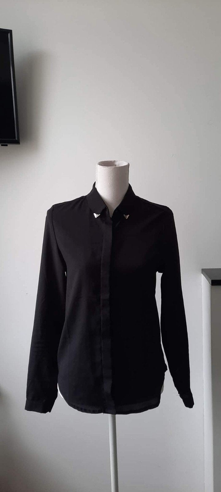 Trendy blouse met inzetstukken op de kraag met blinde sluiti, Kleding | Dames, Zwart, Nieuw, Ophalen of Verzenden, Azara