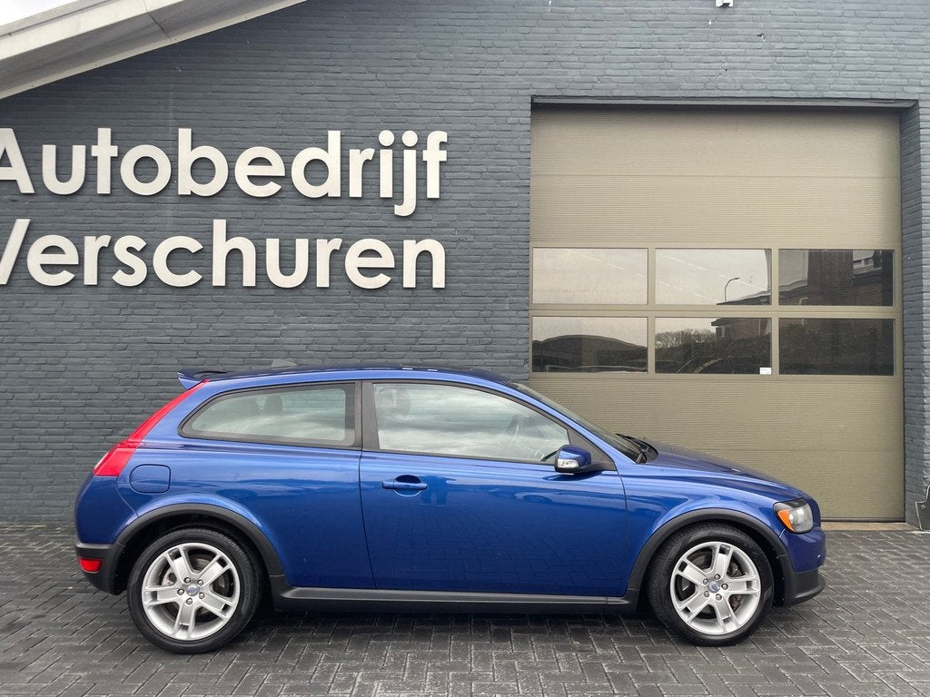 Volvo C30 2.5 T5 Momentum t5 schuifdak stoelverwarming trekh, Voorwielaandrijving, Gebruikt, Zwart, 700 kg