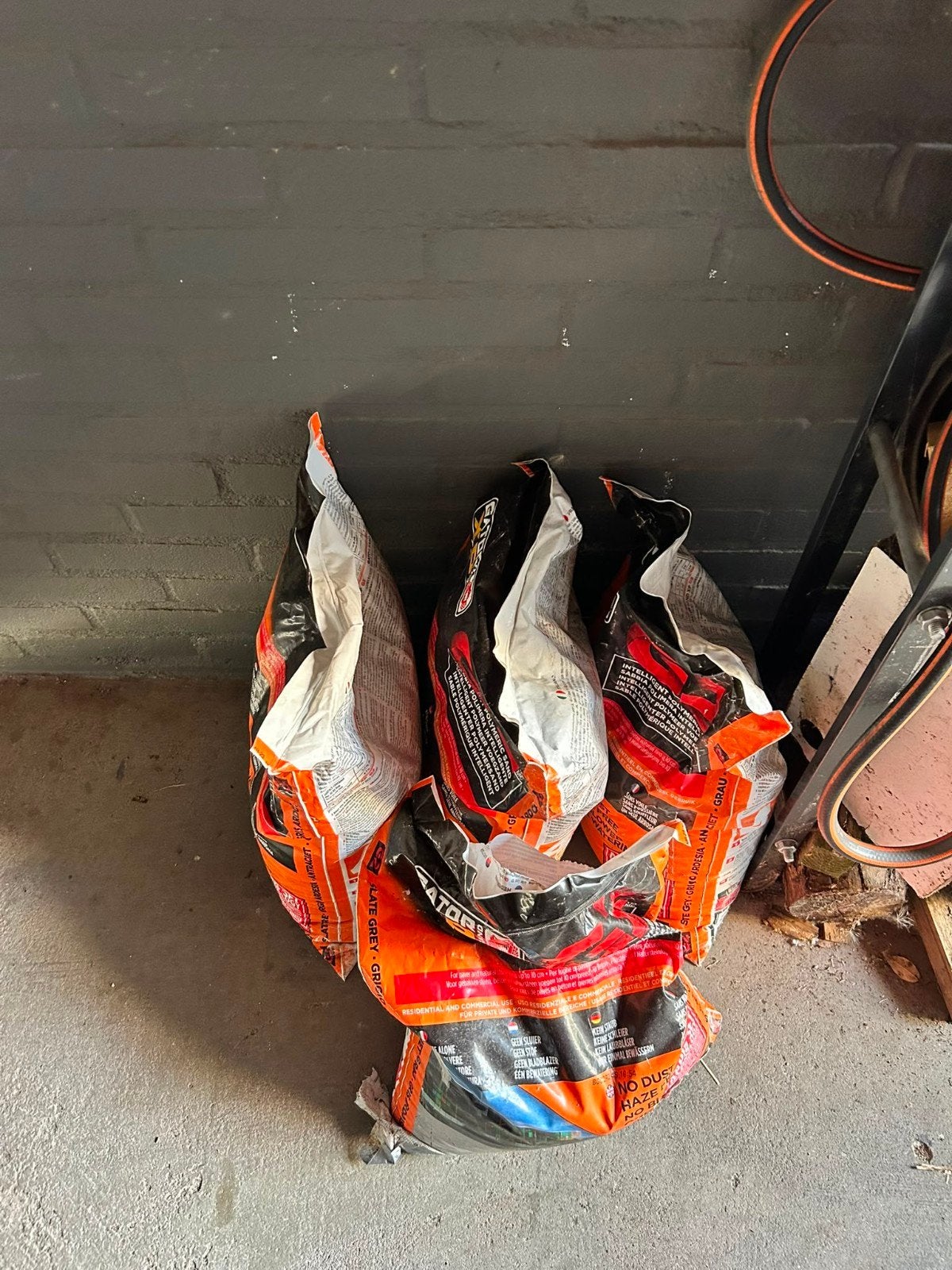 3.5 zak GATOR XP Sand G2 voegzand antraciet 20 kg, Ophalen, Nieuw, Voegzand