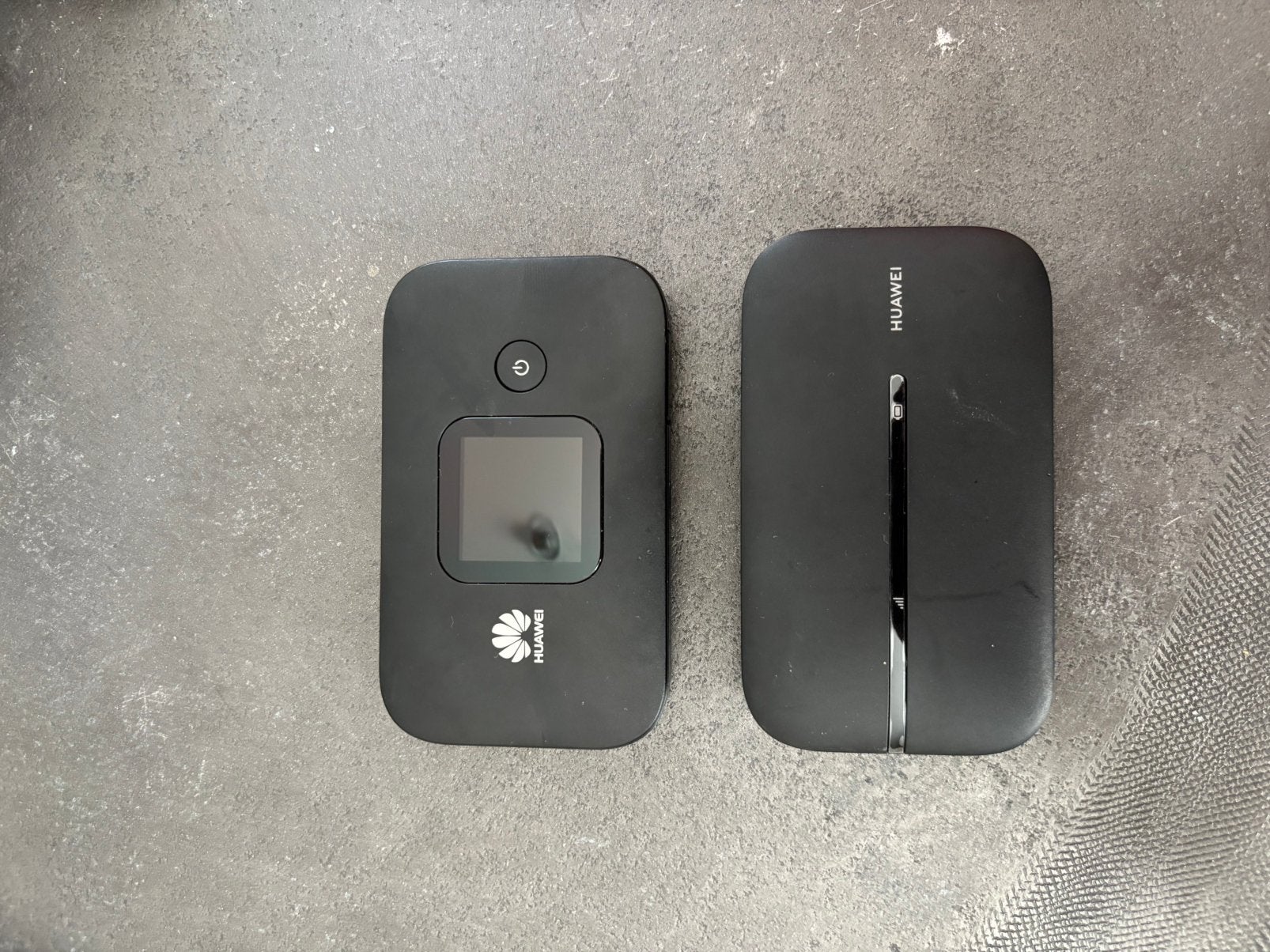 2x Huawei Mobile WiFi router (E5577 + E5783), Computers en Software, Ophalen of Verzenden