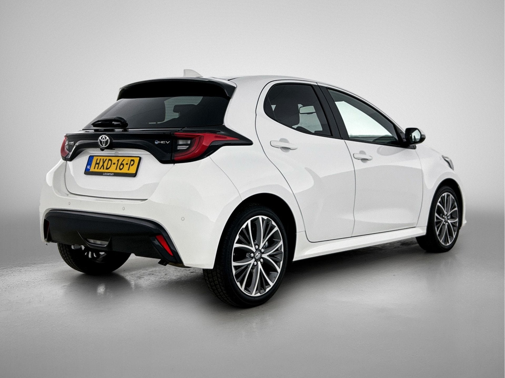 Toyota Yaris 1.5 Hybrid 130 Executive | BTW voertuig | Stoel, 450 kg, Gebruikt, Wit, 1125 kg