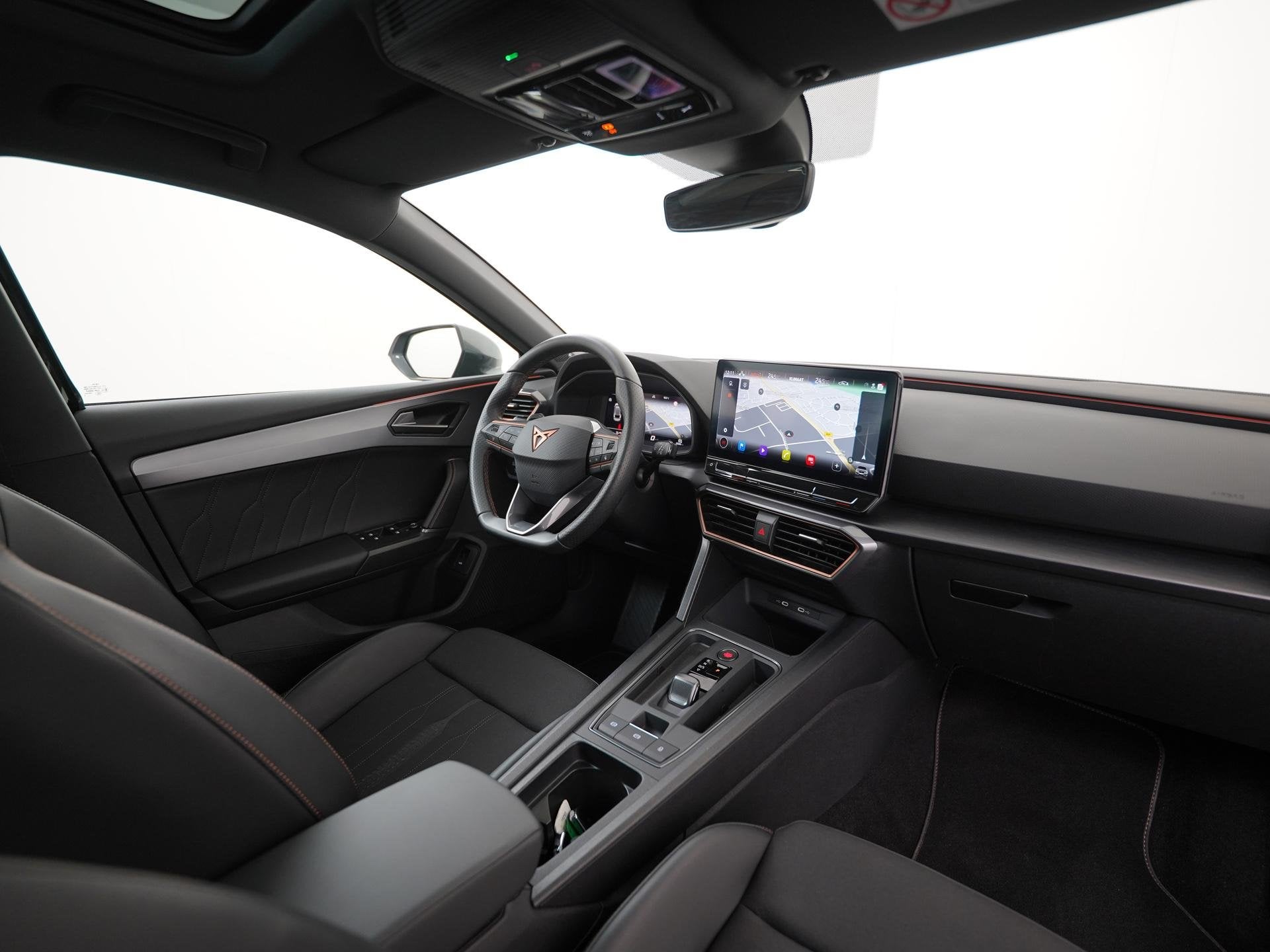 CUPRA Leon Sportstourer 1.5 eTSI | Trekhaak | Panoramadak |, Auto's, Cupra, 12 maanden, 4 cilinders, Leon, Zwart