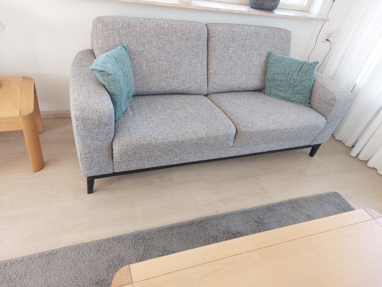Comfortabele grijze tweezitsbank, Huis en Inrichting, Ophalen, 150 tot 200 cm, Tweepersoons, 75 tot 100 cm