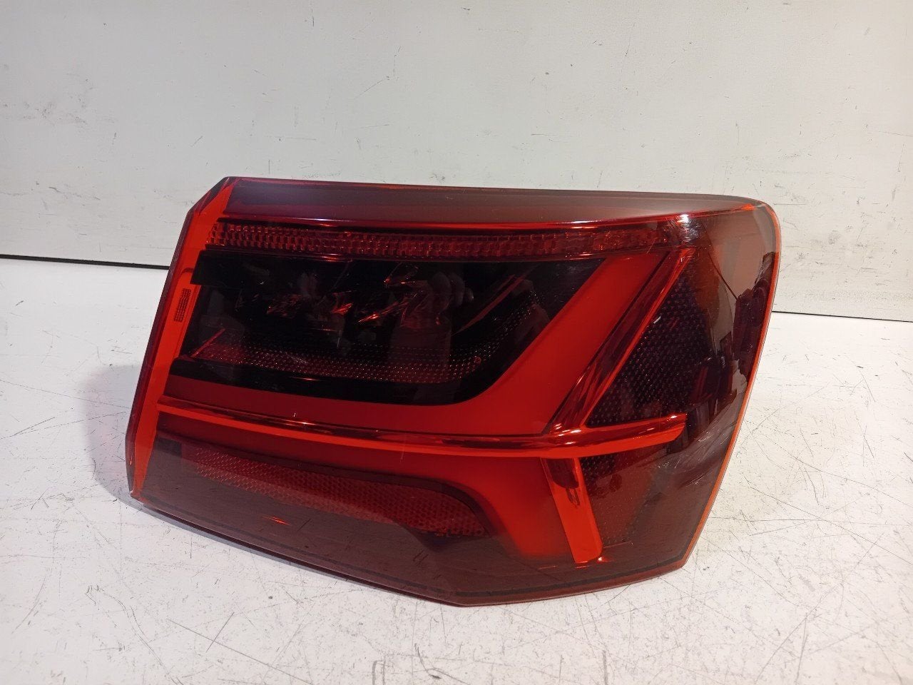 Achterlicht carrosserie rechts Audi A6, Auto-onderdelen, Verlichting, Onderdelen@venauto.nl, Van der Ven Autorecycling B.V., Gebruikt