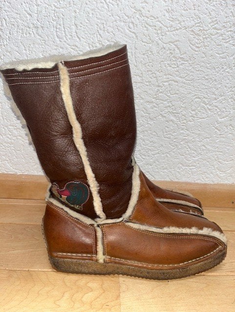 VINTAGE Fendi schapenvacht laarzen maat 39 eekhoorn logo, Hoge laarzen, Bruin, Verzenden, Fendi