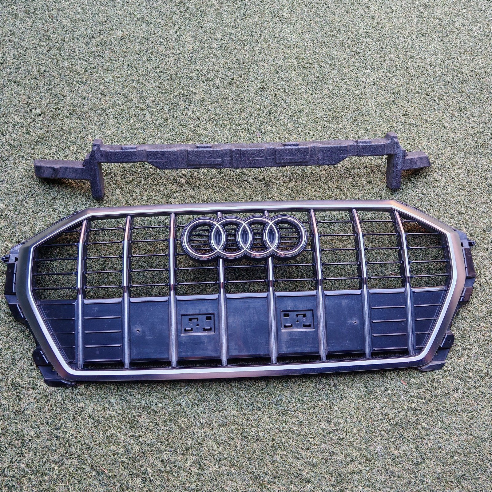 Audi Q3 83A F3 Gril 83A853651B, Auto-onderdelen, Ophalen of Verzenden, Gebruikt, Voor, Audi
